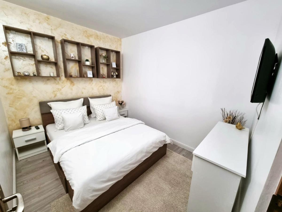 Ra Apartment - Ared Gran Varadino Esterno foto